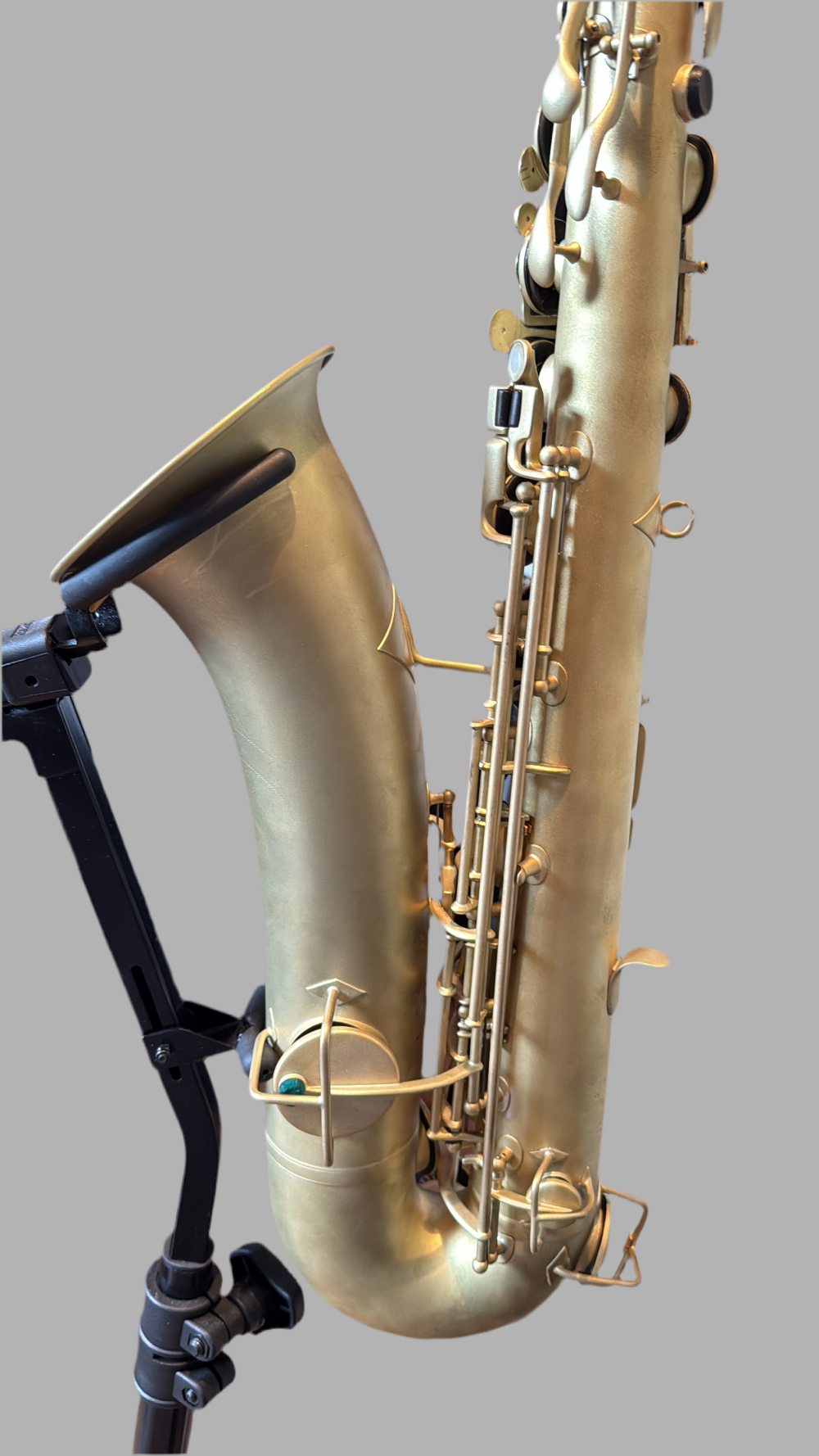 Buescher True Tone tenor saxofoon serienummer 59790, vintage saxofoon uit circa 1920 met matte gezandstraalde afwerking