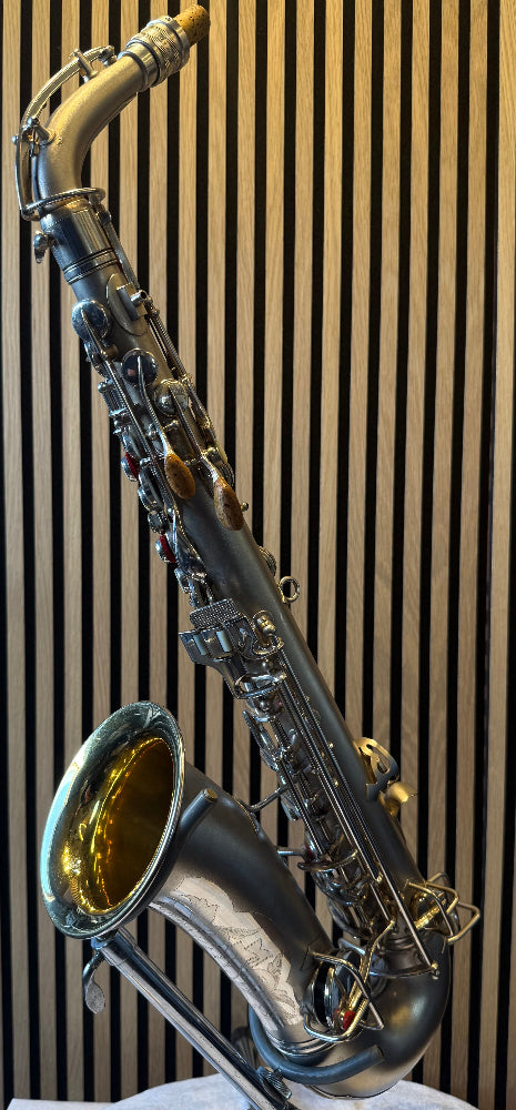 Conn New Wonder II alto saxophone full body side view