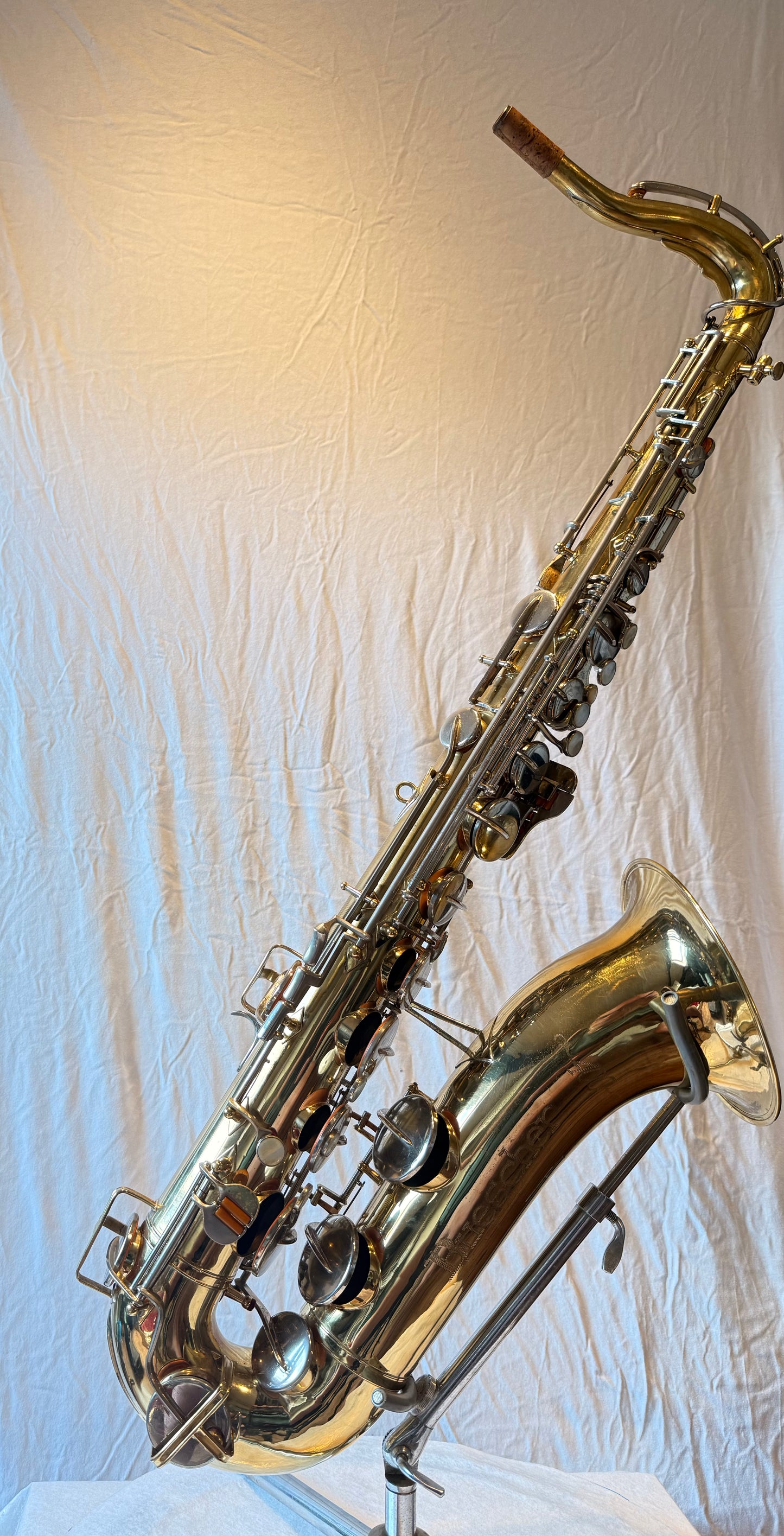Buescher 400 tenor zij aanzicht