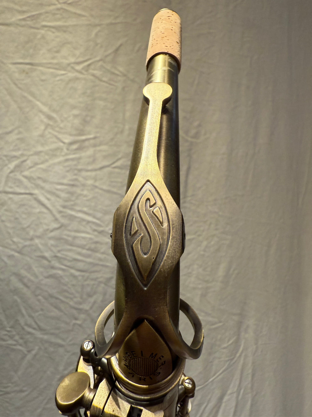 Nieuwe saxofoon nek gravure
