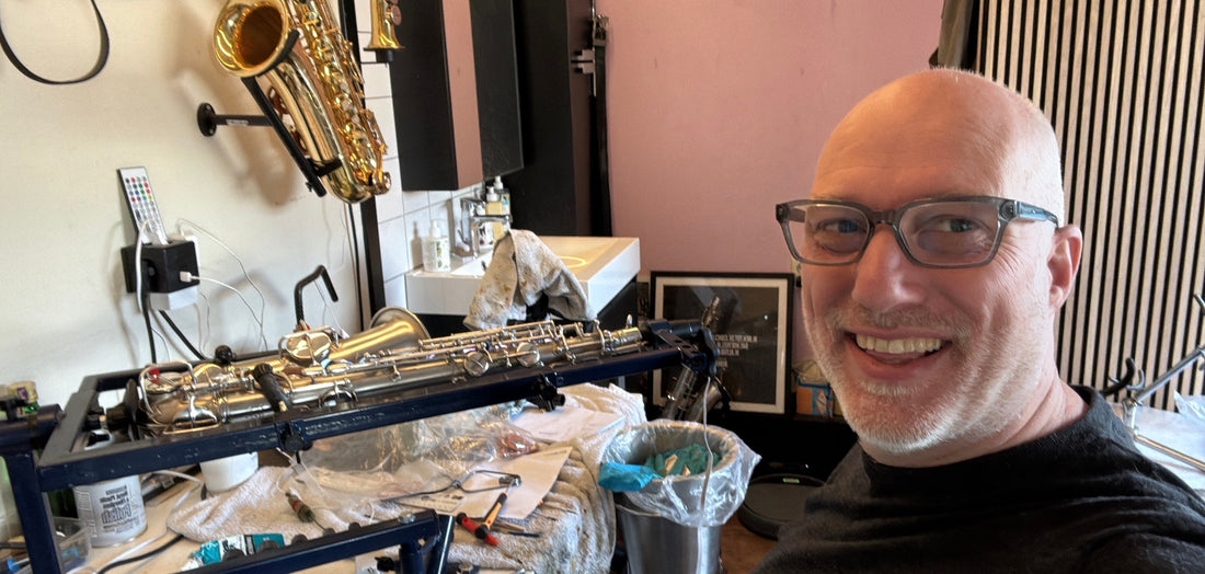 Saxofoon onderhoud en revisie in werkplaats van Special Sax