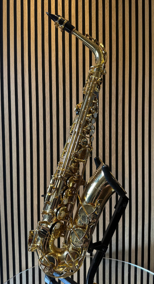 Yamaha YAS-280 alto saxophone front view