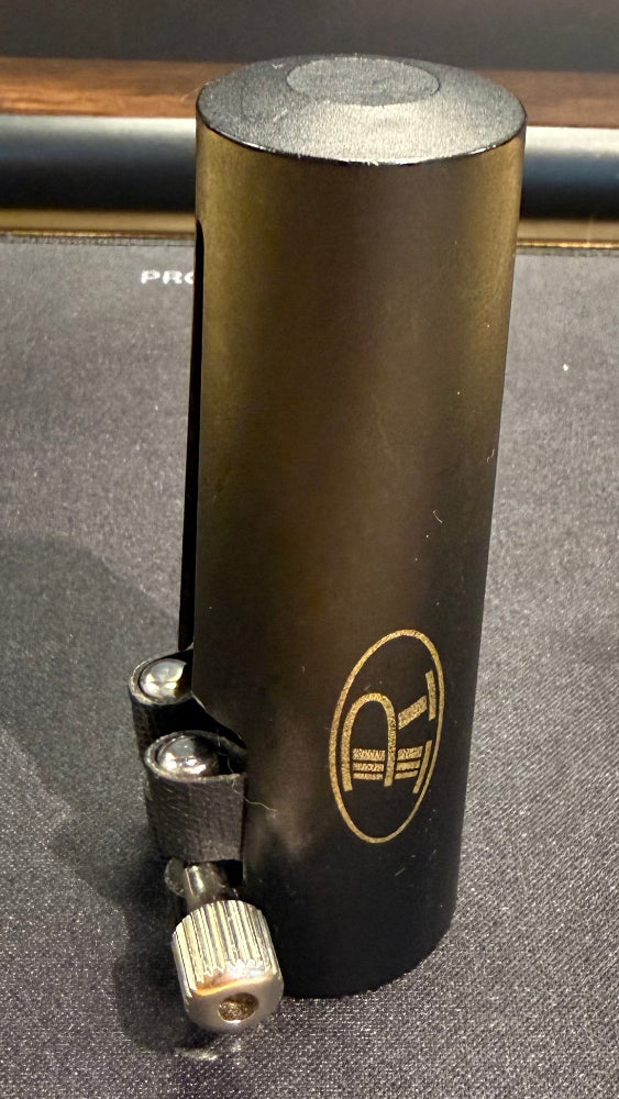 Rovner C-2M MKIII ligature with cap for metal tenor saxophone mouthpieces