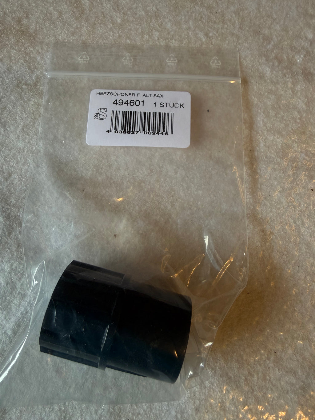 Saxophone end cap for neck connection