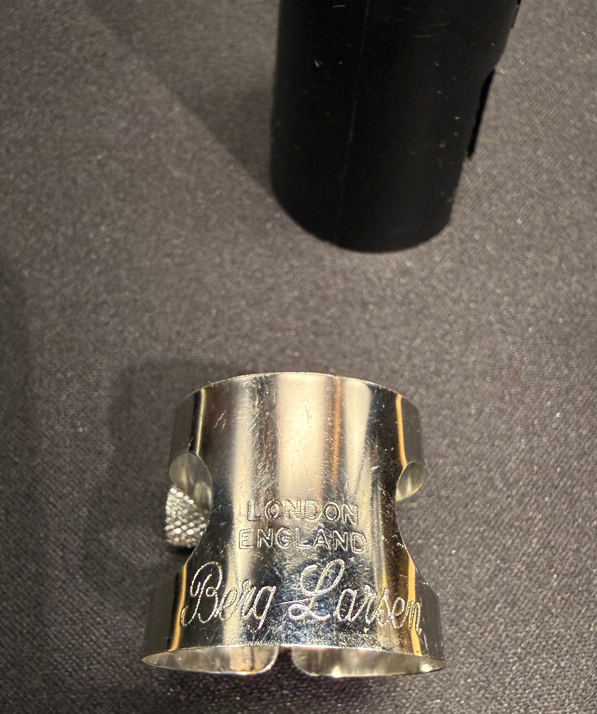 Included metal ligature for the Berg Larsen tenor saxophone mouthpiece