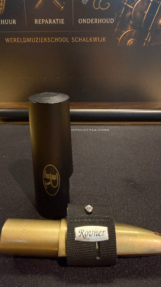 Rovner C-2M MKIII ligature and protective cap displayed separately