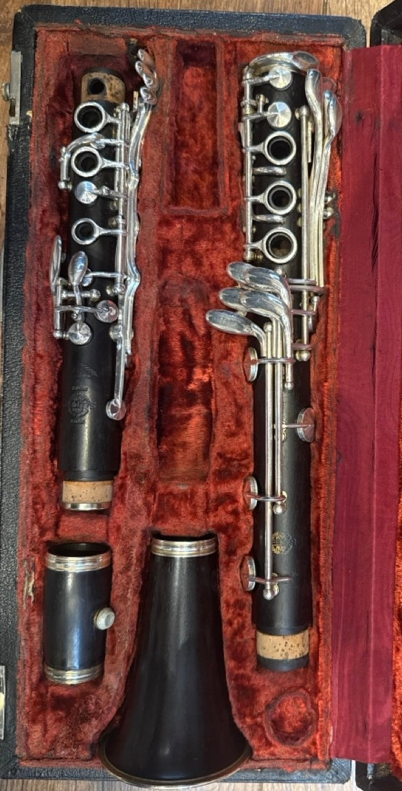 Selmer Series 9 Full Boehm Bb clarinet with barrel and bell in original case