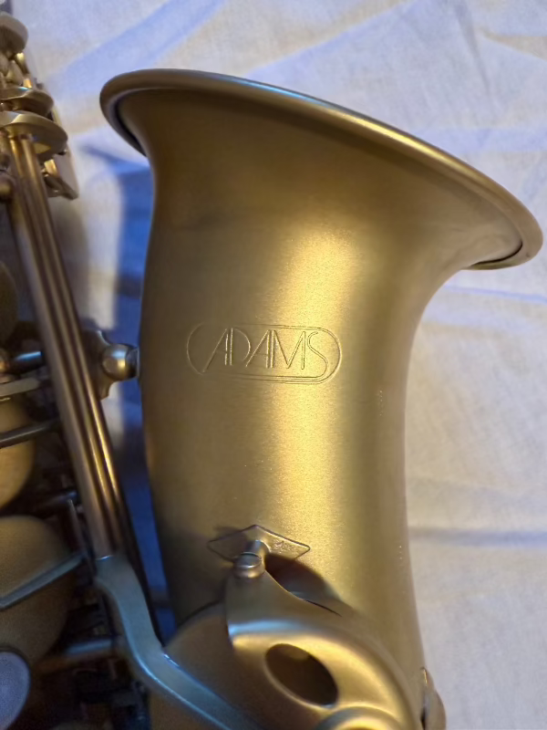 Adams-alt-saxofoon-beker