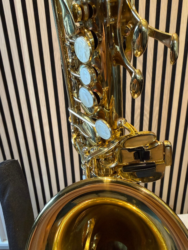 Arnolds_sons_gebogen_sopraan_saxofoon pinktafel