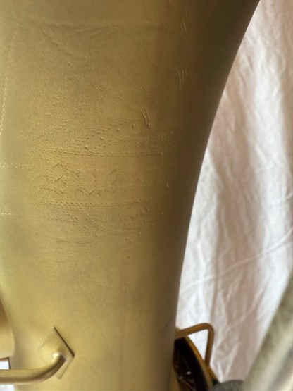 Buescher True Tone tenor saxofoon gravure