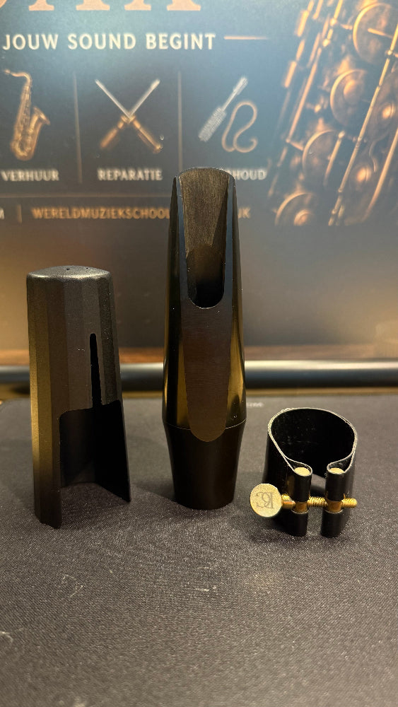 Vandoren B75 baritone saxophone mouthpiece with ligature and protective cap