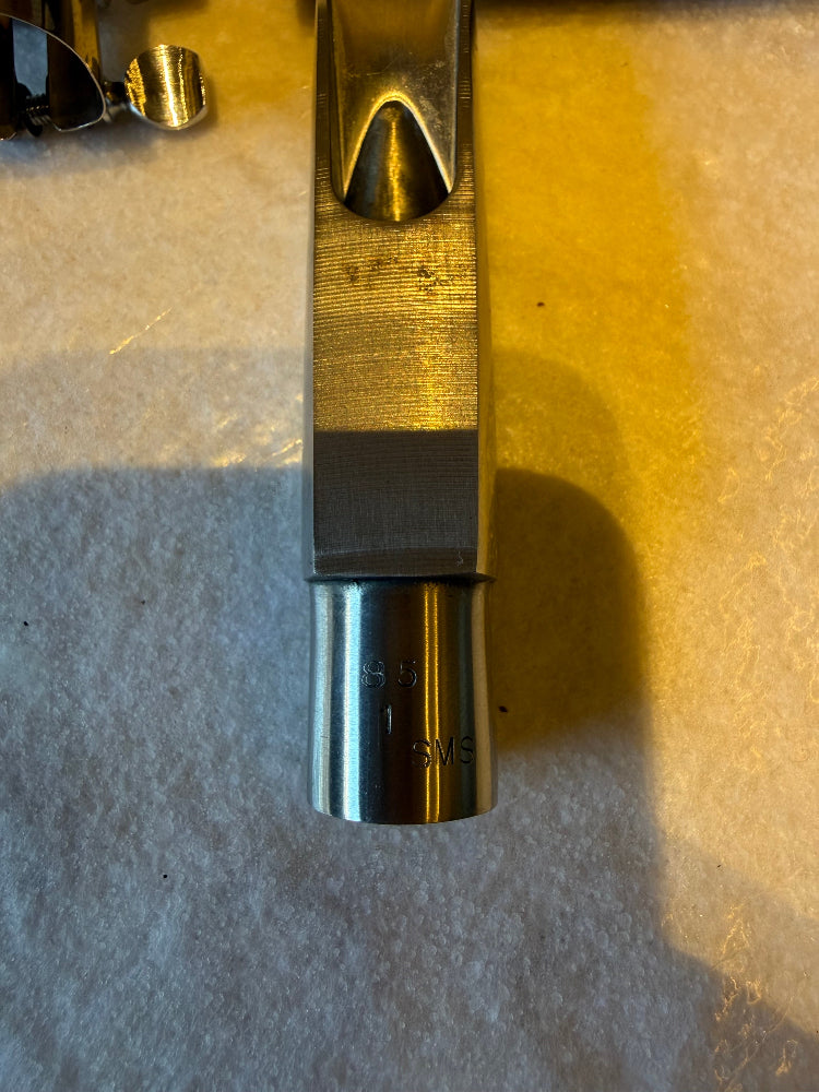 Close-up of Berg Larsen marking 85 1 SMS on alto mouthpiece