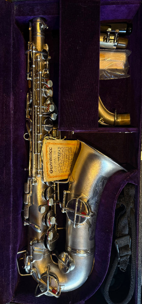 Conn New Wonder II alto saxophone vintage overview in case