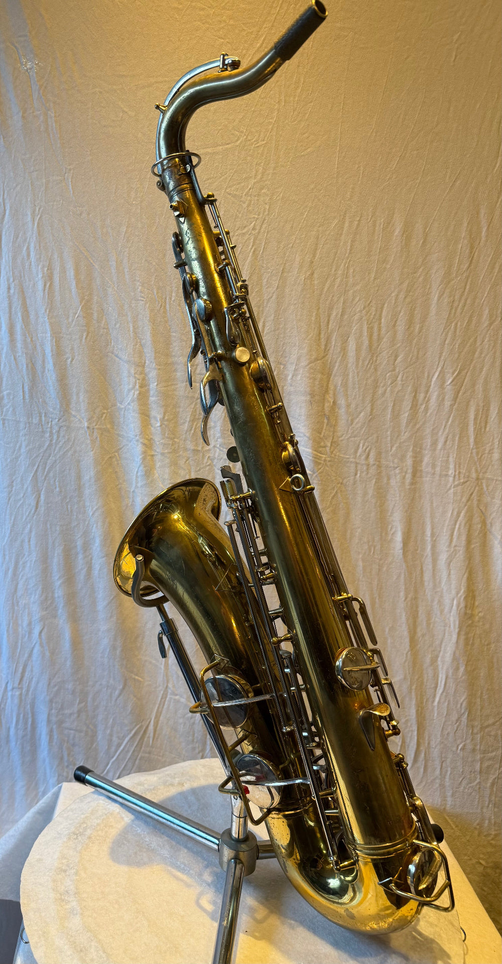 Conn tenor saxofoon 16M 1959 links