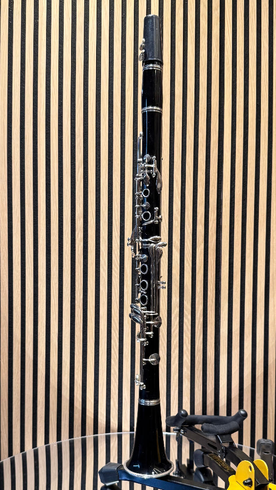 Yamaha YCL-24 Bb clarinet front angled view