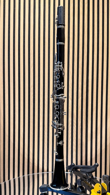 Yamaha YCL-24 Bb clarinet front angled view