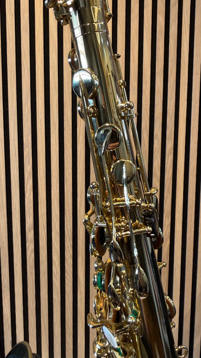 Selmer Super Action 80 Series II tenor saxophone in gold lacquer – close-up of palm keys and upper keywork
