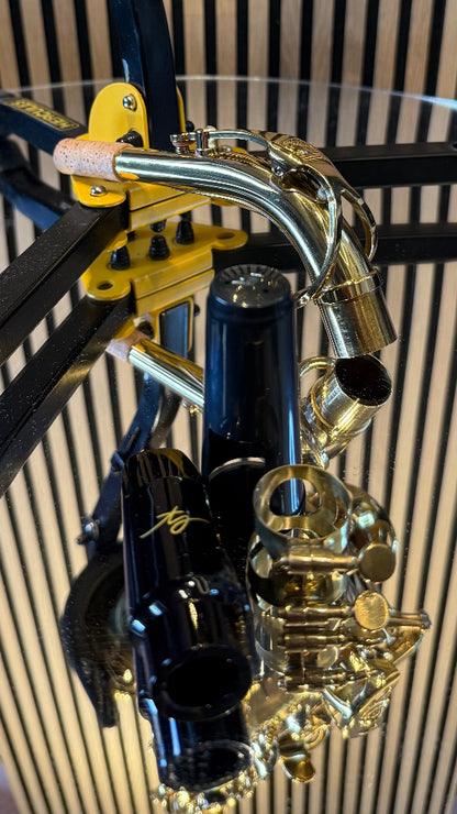 Trevor James SR alto saxophone – close-up of the neck, octave key mechanism, cork and included mouthpiece accessories

