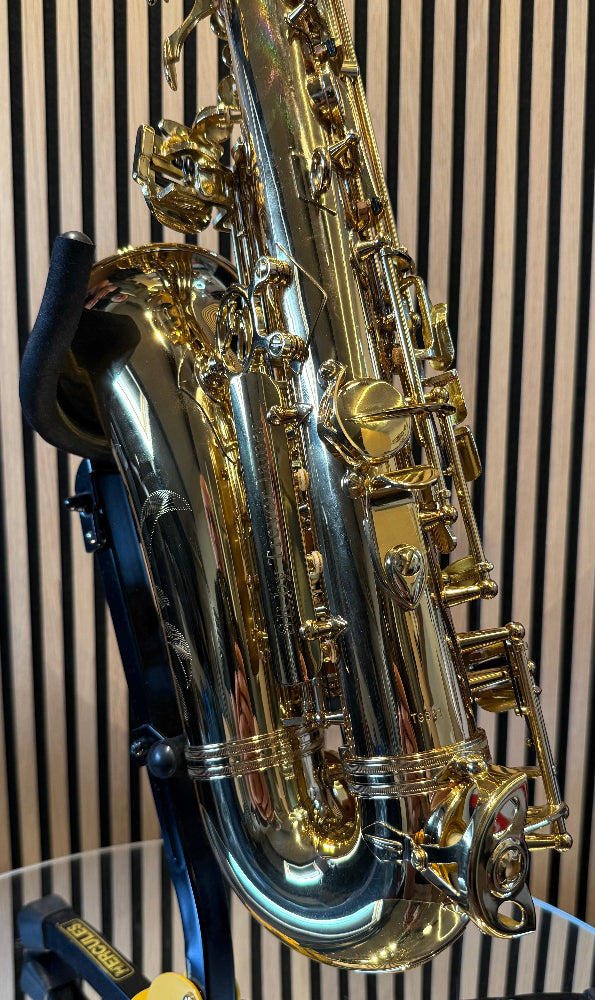 Trevor James SR alto saxophone in gold lacquer – close-up of lower bow, keywork and bell section

