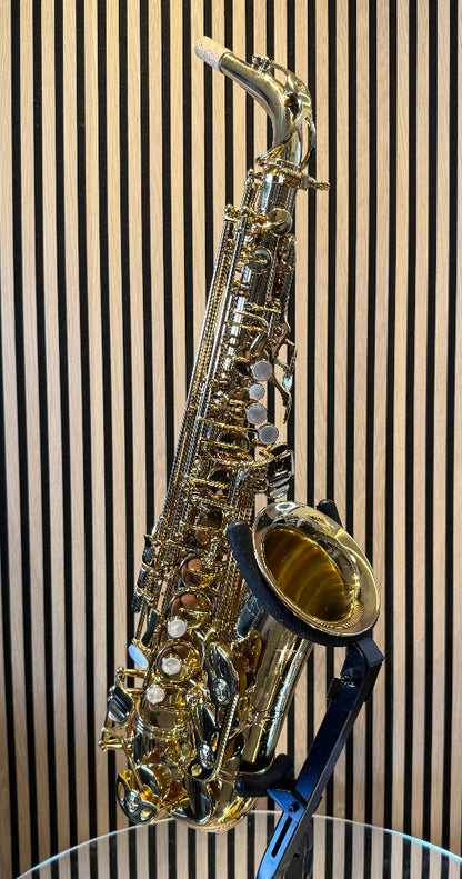 Trevor James SR alto saxophone in gold lacquer – front view showing keywork, pearl key touches and bell
