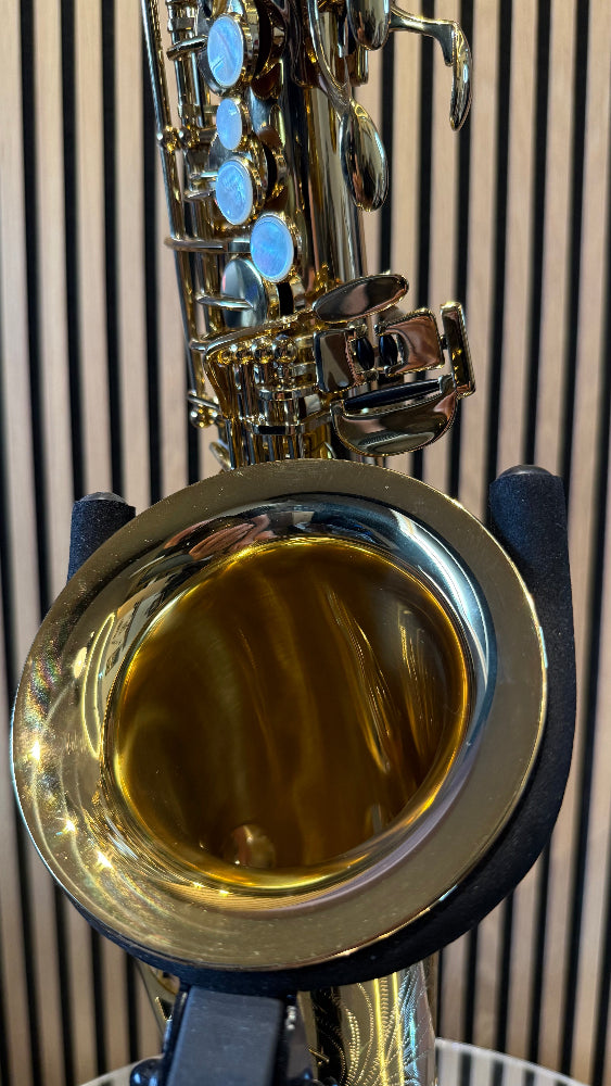 Trevor James SR alto saxophone in gold lacquer – close-up of the bell, pearl key touches and side keywork
