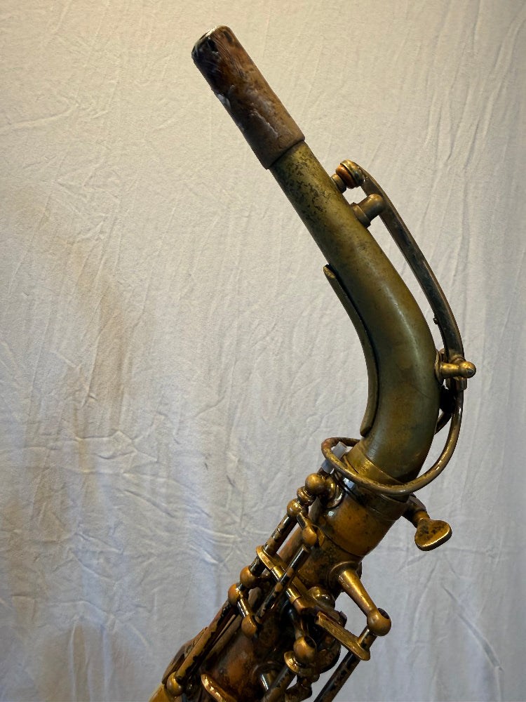 Noblet Vito al saxofoon hals