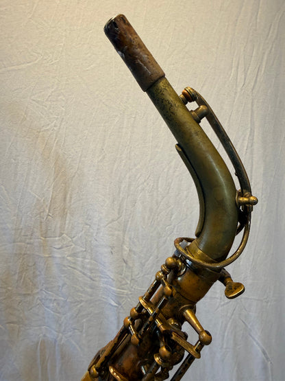 Noblet Vito al saxofoon hals
