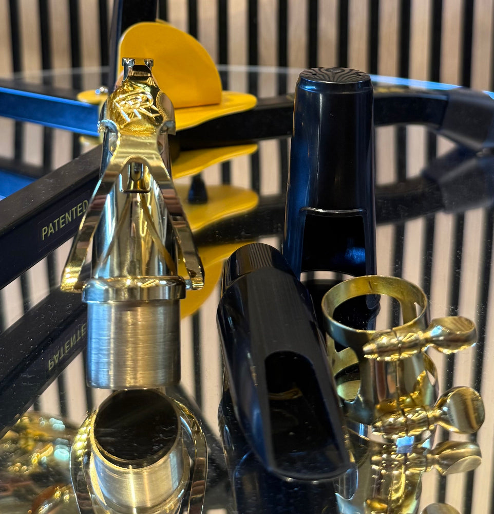 Royal Winds by Borgani RAS55 alto saxophone – close-up of neck, mouthpiece, ligature and mouthpiece cap
