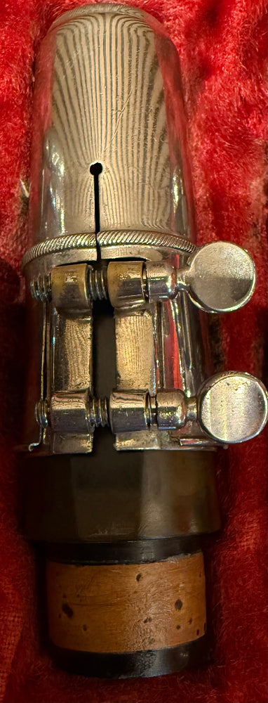 Selmer Paris clarinet mouthpiece included with the instrument