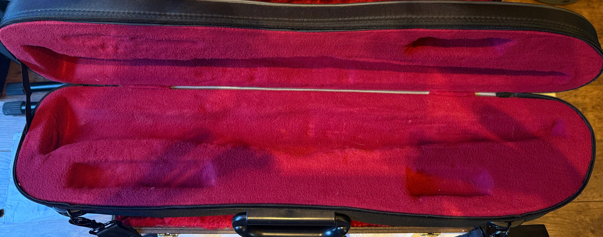 Selmer clarinet case interior red lining empty