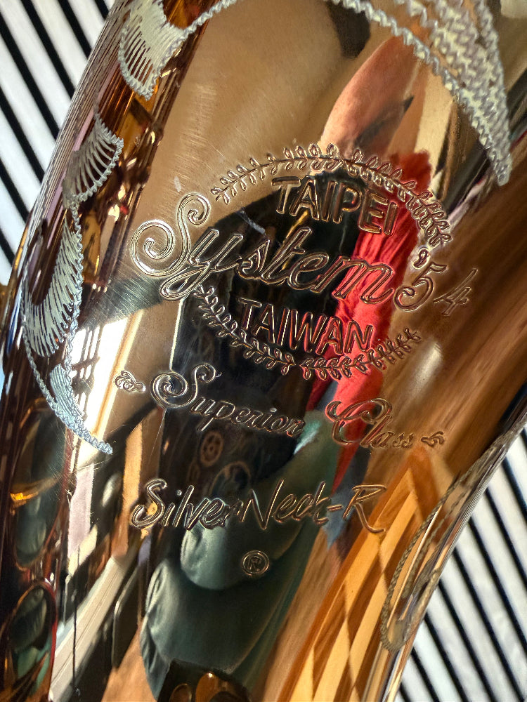 System '54 tenor saxofoon gravure beker