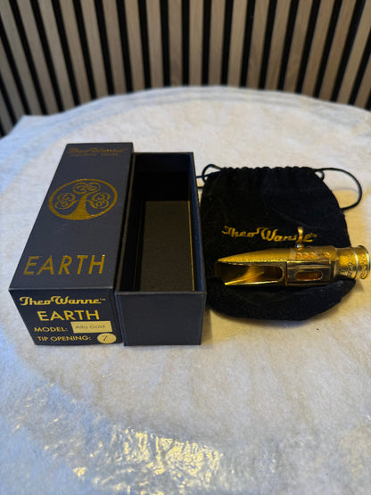 Theo Wanne Earth alto sax mouthpiece gold size 7 with box and pouch