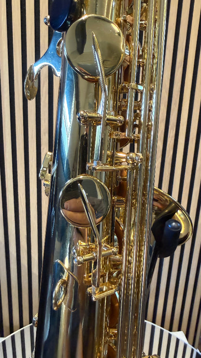 Trevor James The Horn tenor saxophone in gold lacquer – close-up of palm keys and upper body keywork
