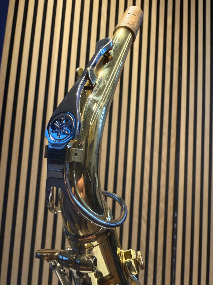 Yamaha YAS-23 neck and octave mechanism close-up