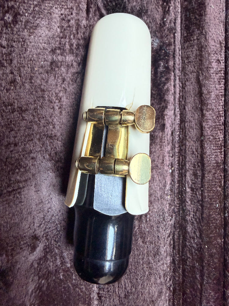 Yamaha YTS-21 tenor saxofoon mondstuk met kap