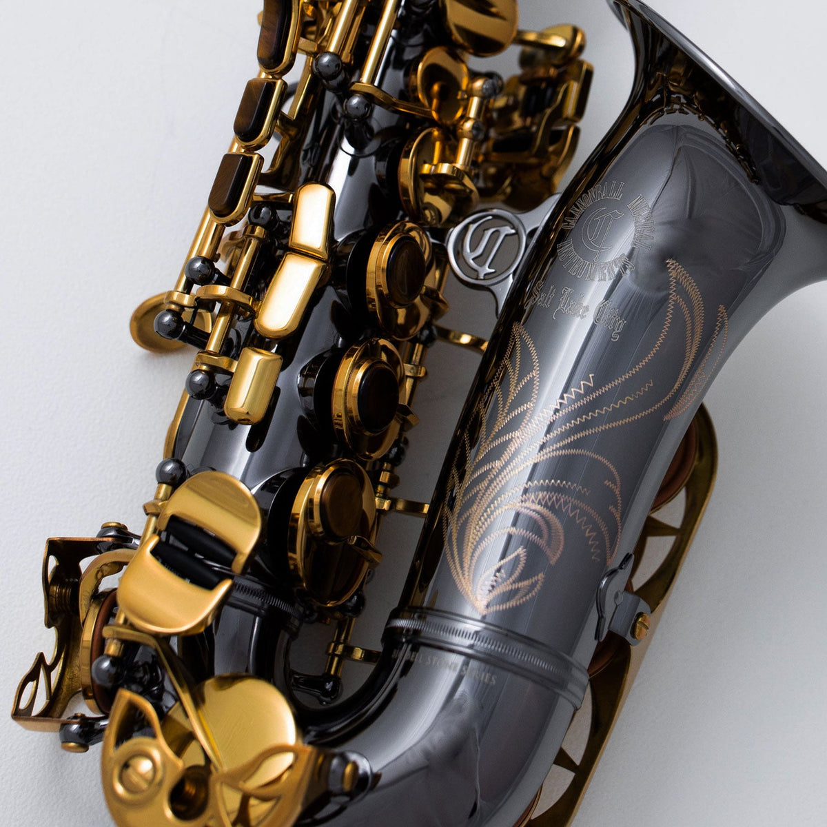Cannonball B5-BL baritone saxophone – Black Nickel / Gold Lacquer Keys