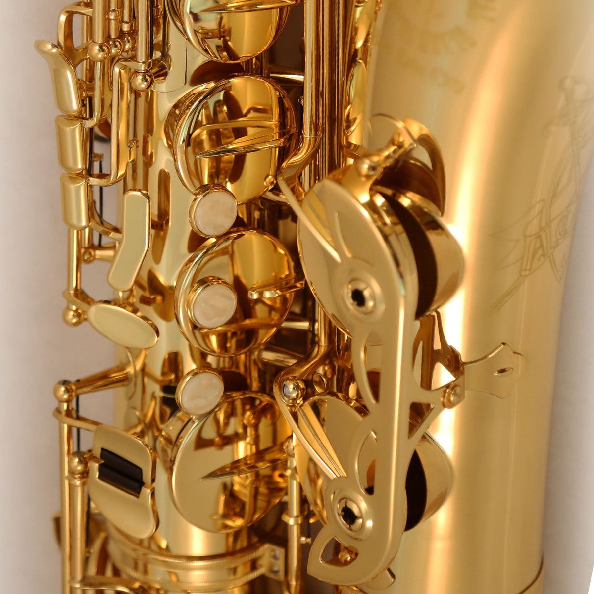 Cannonball TA-L tenor saxophone – Rich Gold Lacquer