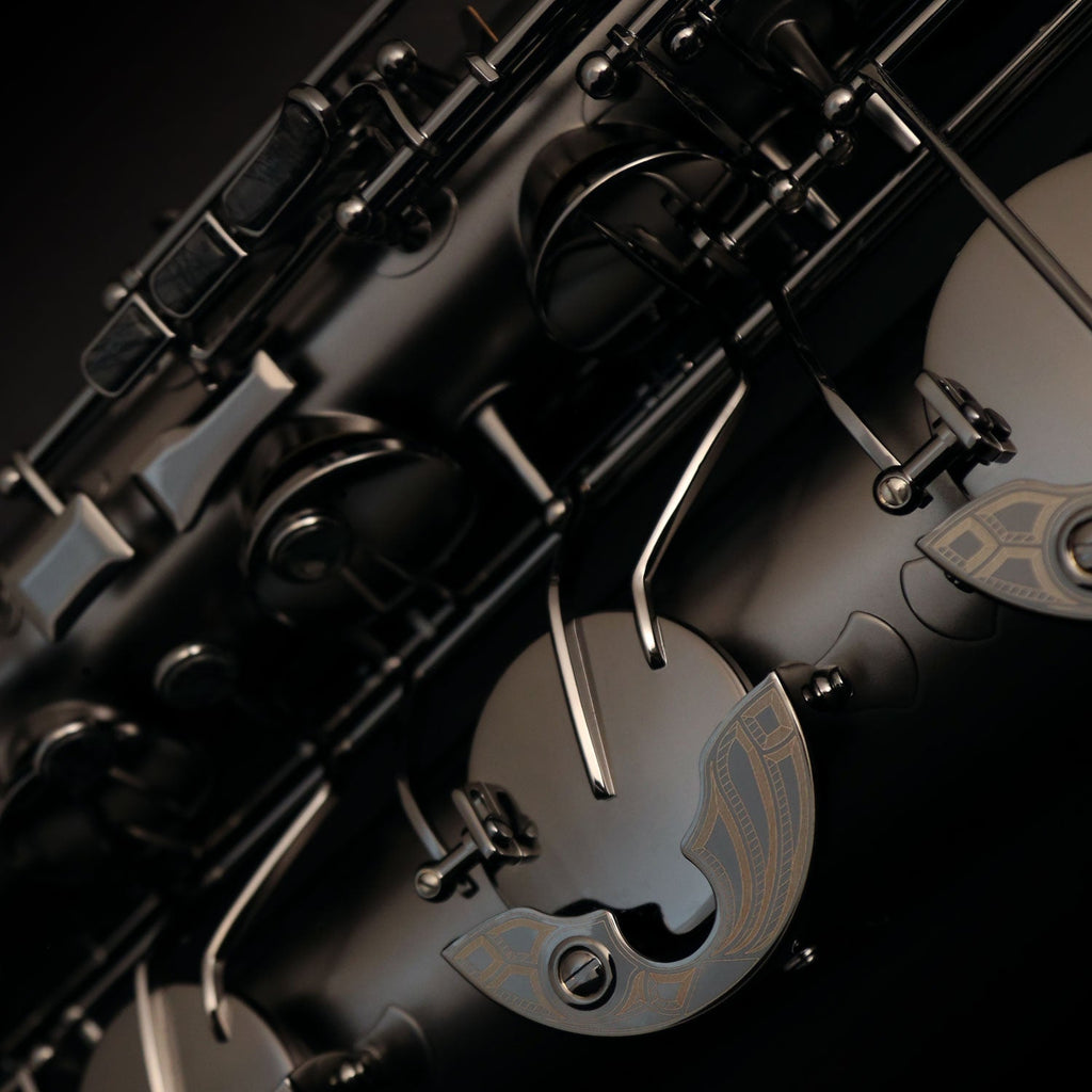 Cannonball B5-B Ice B baritone saxophone – The Raven® Iced Black