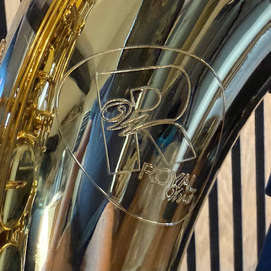 Royal Winds by Borgani RAS55 alto saxophone in gold lacquer – 360-degree rotating product video
